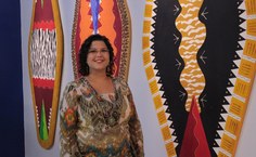 Iris Danielle Tenório, diretora da Pianacoteca, na abertura da exposição na Galeria Sesc Arapiraca