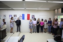 Professora Lenira Almeida falou em nome de todo o grupo em homenagem à reitora. Foto: Renner Boldrino