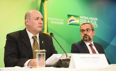 Josealdo Tonholo discursa no MEC