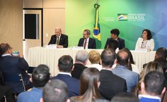 Reitor Josealdo Tonholo discursa após posse no MEC