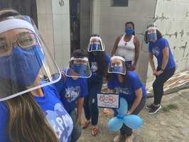 Grupo de pesquisa da Escola de Enfermagem realiza homenagem em dia do idoso