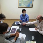 Reitor visita senador Rodrigo Cunha e apresenta catálogo de projetos
