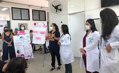 Ação da turma R2 na campanha do Outubro Rosa