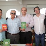 Bate-papo, cafezinho e livros juntos no projeto Sextou na Edufal