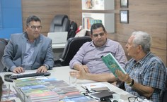 O professor Douglas Apratto, vice-reitor do Cesmac, comemora a criação da Rede