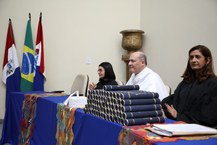 Professora Eliane Barbosa, reitor Josealdo Tonholo e a pró-reitora Iraildes Assunção (Foto Thiago Prado)