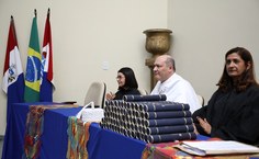 Professora Eliane Barbosa, reitor Josealdo Tonholo e a pró-reitora Iraildes Assunção (Foto Thiago Prado)