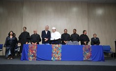 Reitor Josealdo Tonholo presidiu cerimônia que formou 62 novos profissionais