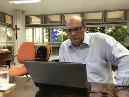 Reitor esclarece sobre realização de testes da covid-19 pela Ufal