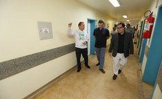 Tutmés em visita às instalações do HU