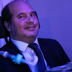 Portador de ELA faz mestrado na Ufal e colabora com pesquisas