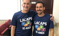 Professor Arnaldo Tenório, coorientador do trabalho, com o pesquisador Luís Carlos Barroso