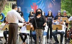 Execução do hino de Alagoas com Orquestra e Coriufal, sob a regência de Nilton Souza.JPG