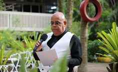 Professor Eraldo Ferraz, mestre de cerimônia no evento dos 60 anos