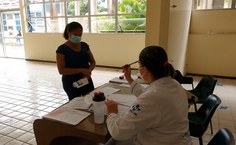 HU iniciou imunização contra covid-19 nesta quinta (21)