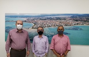 Reitor Josealdo Tonholo discute parcerias com Prefeitura de Maceió