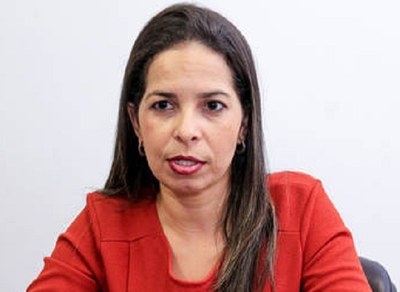 Professora Luciana Santana, do ICS