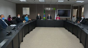 Gestores da Ufal buscam contratação de pessoal para recompor quadros do HU