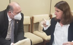 Reitor Josealdo Tonholo e a deputada  Carmen Zanotto, de Santa Catarina