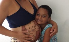 Leydiane Saturnino com o filho