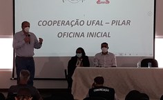 Apresentação feita pelo reitor Josealdo Tonholo