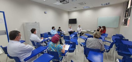 Hospital Universitário debate para implantar Centro de Pesquisa Clínica