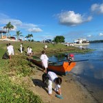 Ufal Penedo e grupo de capoeira fazem limpeza das margens do São Francisco