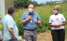 Fábio Guedes, da Fapeal, reitor Josealdo Tonholo e professora Regla