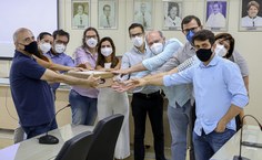 Gestores e pesquisadores recebem  projeto executivo do futuro laboratório NB3