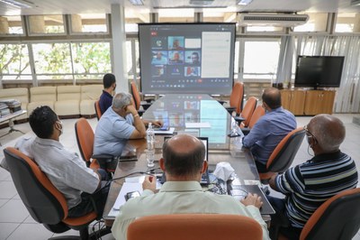 Momento da emissão do primeiro diploma digital na Ufal