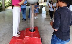 Mais uma experiência com o gerador de Van de Graaff