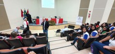Sílvia Uchoa, coordenadora do NIT Ufal, e reitor Josealdo Tonholo na palestra de abertura do Sinpete