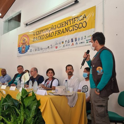 Professor Emerson Soares durante a abertura oficial da expedição