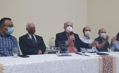 Reitor Josealdo Tonholo preside a cerimônia em homenagem aos 30 anos do Paespe