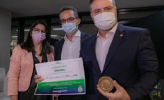 Homenagem feita pela Uncisal a Renan Filho