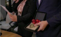 Medalha de Honra ao Mérito que o Ifal entregou ao governador Renan Filho