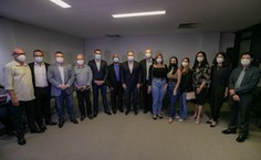 Reitor Josealdo Tonholo, os pró-reitores Wellington Pereira (Progep). Iraildes Assunção (Propep) e Jarman Aderico (Proginst), as diretoras de Unidades Acadêmicas, Iracilda Moura (ICBS) e Leonea Santiago (IEFE), além de pesquisadoras da Ufal participaram da solenidade em homenagem ao governador