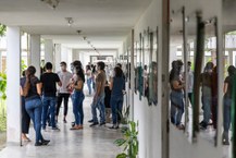 Corredores cheios de estudantes, de vida, de cores, de barulho bom - foto Renner Boldrino