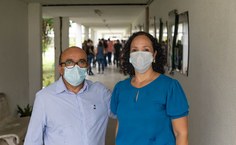 Pró-reitor de Graduação, Amauri Barros, e a diretora da FDA, Elaine Pimentel, na recepção aos alunos de Direito -  foto Renner Boldrino