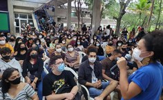 Representante da UNE chamou os estudantes à luta - foto Lenilda Luna