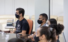 Reunião com representantes da comunidade universitária, surdos e ouvintes
