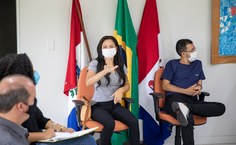 Reunião com representantes da comunidade universitária, surdos e ouvintes