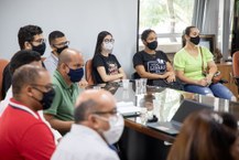 Reunião com representantes da comunidade universitária, surdos e ouvintes