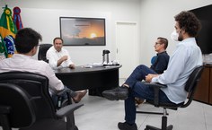 Ricardo Freitas, Elton Oliveira e Arnaldo Tenório em reunião com o prefeito Luciano Barbosa na segunda (4) / Foto Renner Boldrino