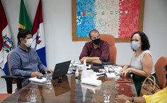 Pró-reitor Jarman Aderico, pró-reitor Alexandre Lima, e a professora Elaine Pimentel