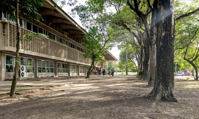 Apesar de cortes orçamentários, gestão da Ufal garante funcionamento na retomada das aulas presenciais