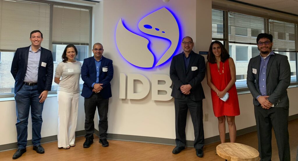 Participantes da reunião na sede do BID, em Washington