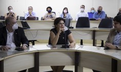 Reitor Josealdo Tonholo e vice-reitora Eliane Cavalcanti durante a reunião com o ministro Alvin