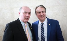 Reitor Josealdo Tonholo com o ministro da Educação, Camilo Santana / Foto Luís Fortes/MEC