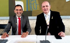 Josealdo Tonholo com o reitor Carlos Guedes, do Instituto Federal de Alagoas